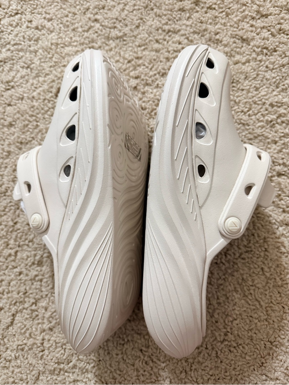 Vionic Relax Cream Slip-On Clog - Comfort. Size Women 10. - Picture 5 of 9